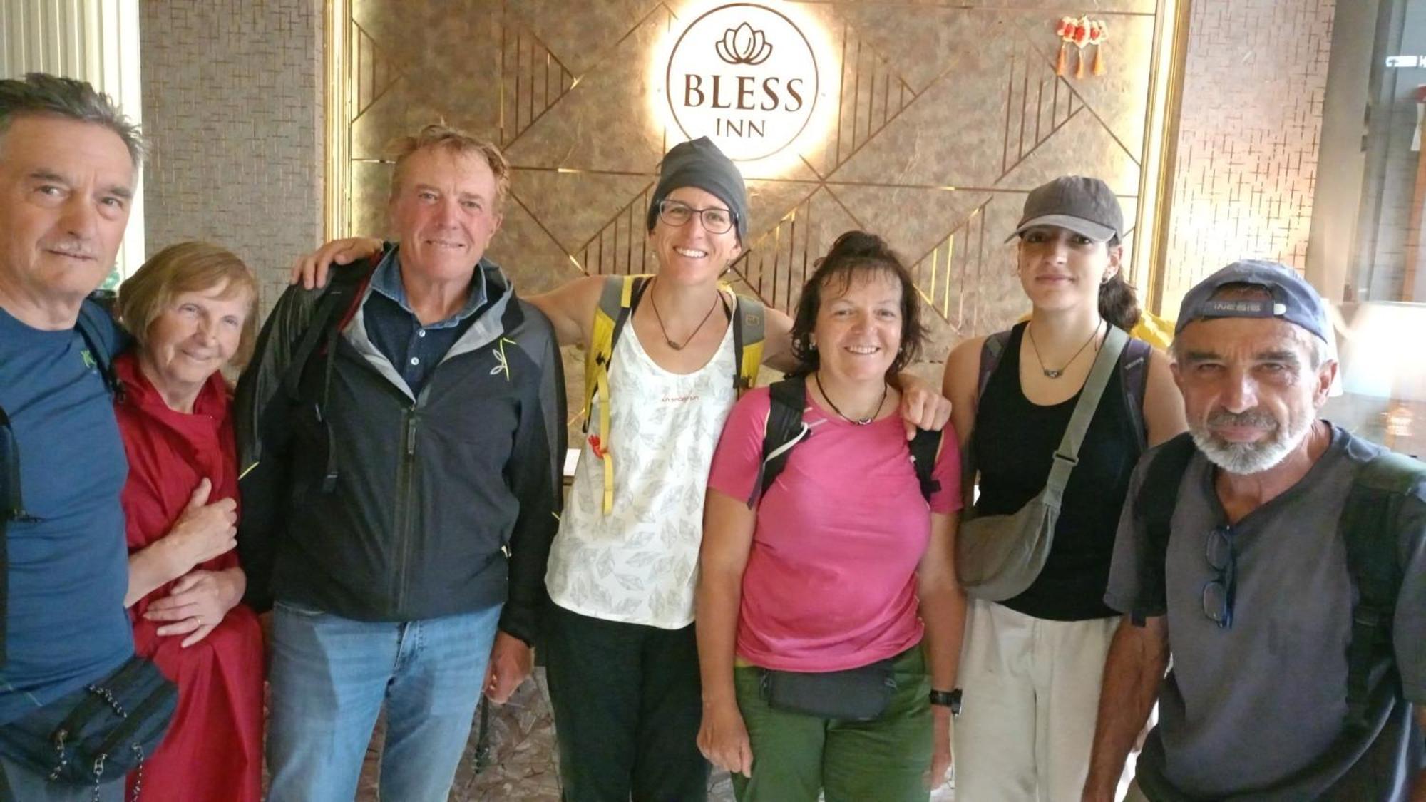 Bless Inn - Near Connaught Place Ню Делхи Екстериор снимка