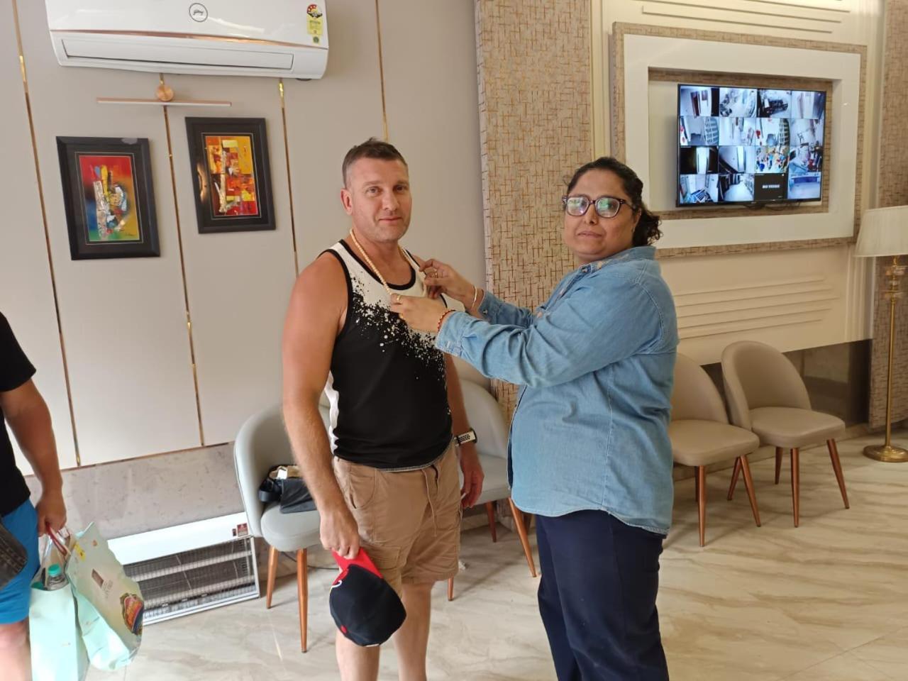 Bless Inn - Near Connaught Place Ню Делхи Екстериор снимка